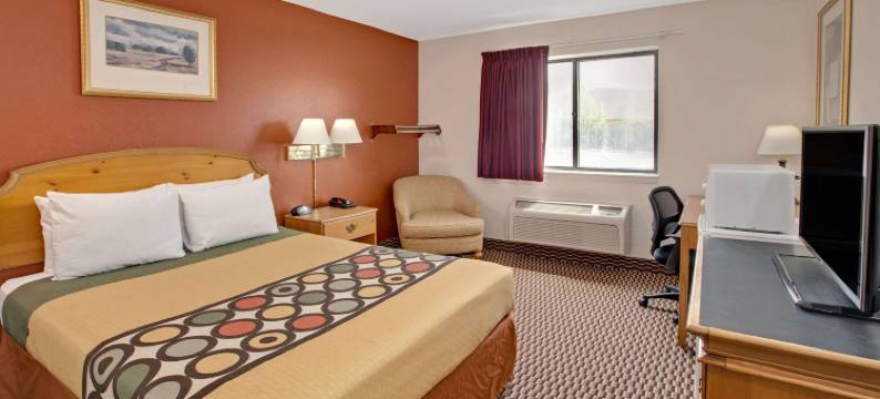 克里斯特尔莱克温德姆速8酒店(Super 8 by Wyndham Crystal Lake)图片