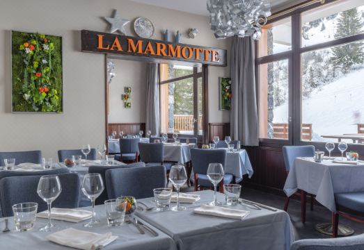 Hotel les Arolles Hotel Overview