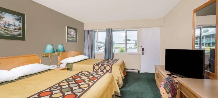 魁斯内尔温德姆速8酒店(Super 8 by Wyndham Quesnel BC)图片