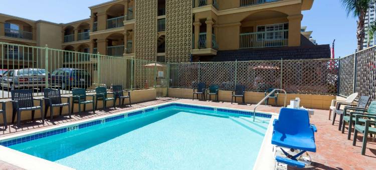 Travelodge by Wyndham Long Beach Convention Center图片