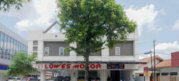 红门酒店 @ 森邦图珠库杜斯(RedDoorz Near Simpang Tujuh Kudus)图片