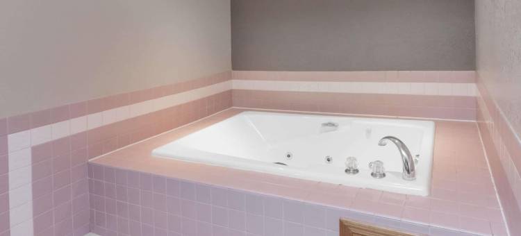 爱奥尼亚温德姆速8酒店(Super 8 by Wyndham Ionia MI)图片