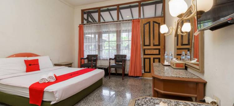 红多兹酒店-近邦加槟城特朗斯玛特(RedDoorz Near Transmart Pangkal Pinang)图片