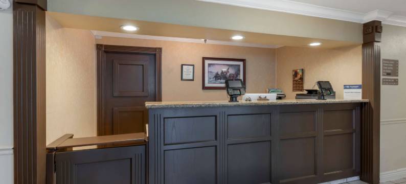 科洛尼尔贝斯特韦斯特酒店(Best Western Colonial Inn)图片