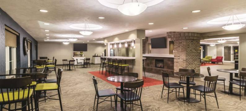 法戈医疗中心拉昆塔温德姆套房酒店(La Quinta Inn & Suites by Wyndham Fargo-Medical Center)图片