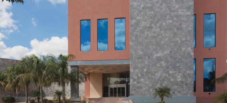 新拉莱多贝斯特韦斯特优质套房酒店(Best Western Plus Nuevo Laredo Inn  Suites)图片