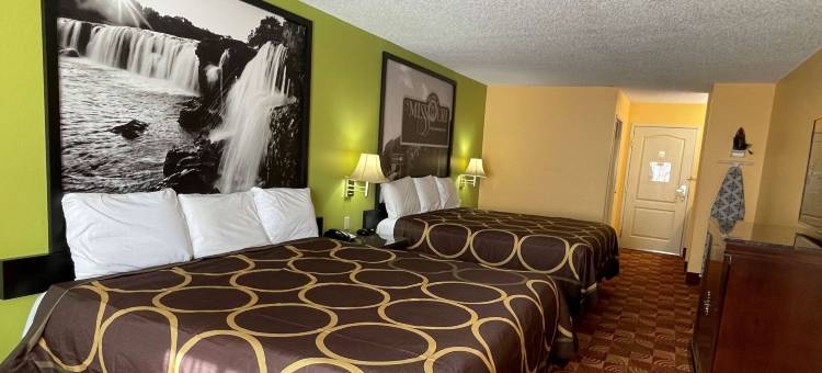 奥沙克湖速8酒店(Super 8 by Wyndham Lake of the Ozarks)图片