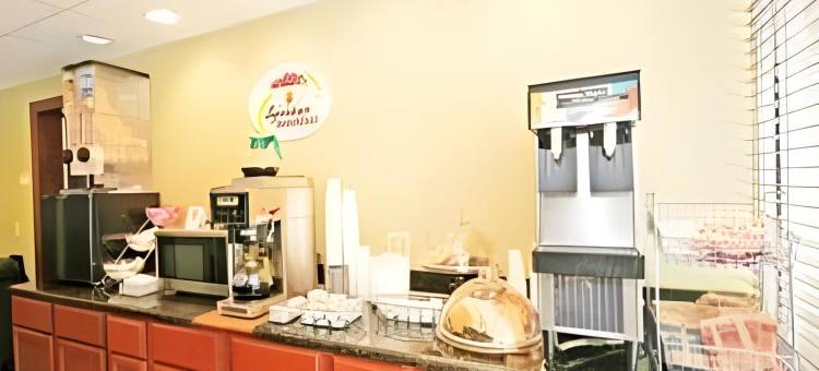 阿什维尔中心凯艺酒店-图努尔路(Quality Inn Asheville Downtown Tunnel Rd)图片