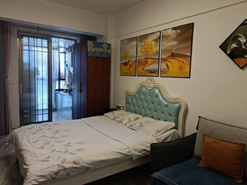 刺玫公寓(广场东路1号分店)