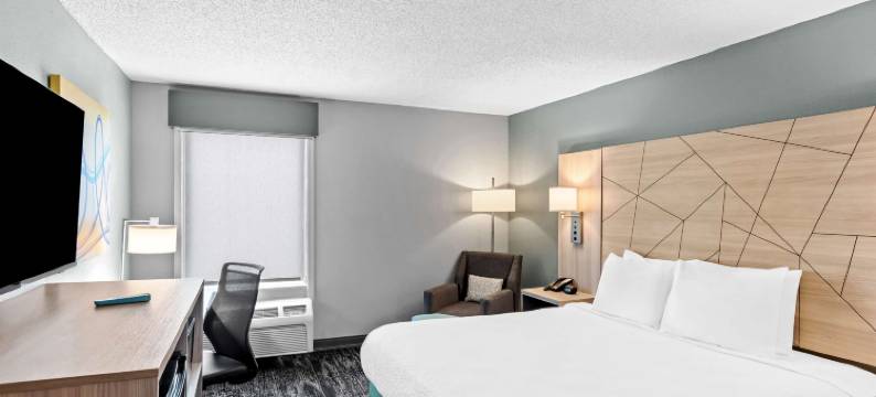 贝斯特韦斯特多斯韦尔酒店(Days Inn by Wyndham Doswell at the Park)图片