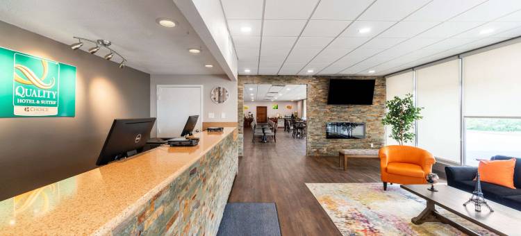 万达利亚凯艺套房酒店 - 近 I-70 及高速公路 51 号(Quality Inn & Suites Vandalia Near I-70 and Hwy 51)图片