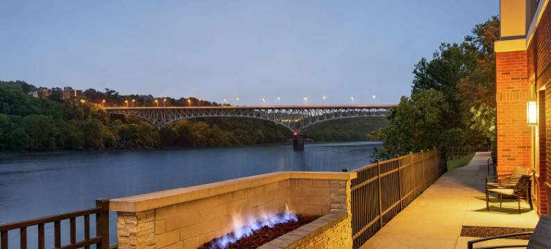 匹兹堡/水滨 - 西霍姆斯戴德希尔顿欢朋套房酒店(Hampton Inn & Suites Pittsburgh/Waterfront-West Homestead)图片