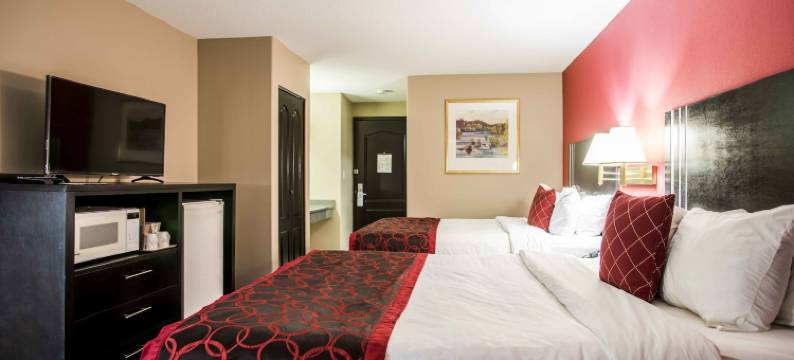 温德姆100英里华美达酒店(Ramada by Wyndham 100 Mile House)图片