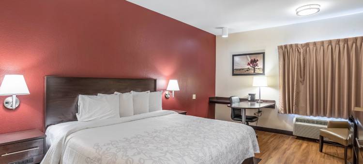 休斯顿能源走廊红顶Plus酒店(Red Roof PLUS+ Houston - Energy Corridor)图片