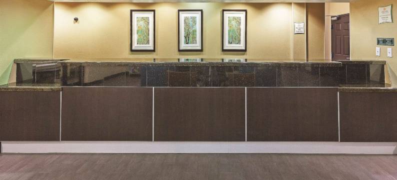 休斯顿霍比机场拉昆塔温德姆套房酒店(La Quinta Inn & Suites by Wyndham Houston Hobby Airport)图片