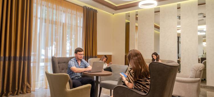 普拉斯皇家酒店(Royal Plus Hotel)图片