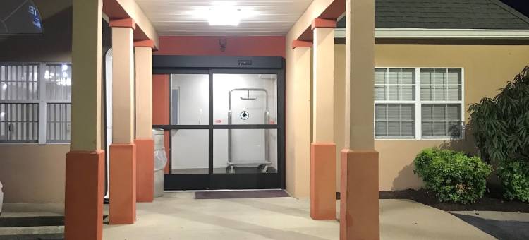 默夫里斯伯勒麦客达套房酒店(Microtel Inn & Suites by Wyndham Murfreesboro)图片