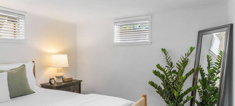 丁香法律(Lilac in Law, Picturesque Lower Unit)图片