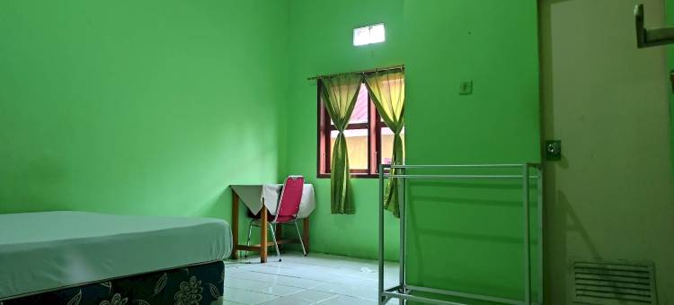 OYO 93411教法酒店托博朗(OYO 93411 Syariah Hotel Tomborang)图片