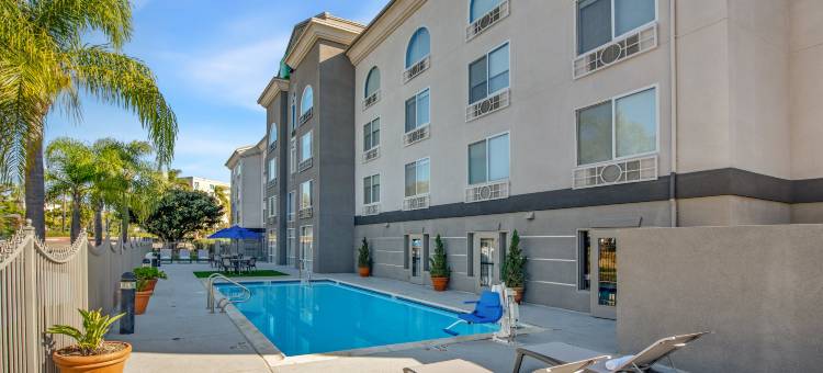智选假日套房酒店圣迭戈 - 擎天半岛流域(Holiday Inn Express & Suites SAN DIEGO-SORRENTO VALLEY by IHG)图片
