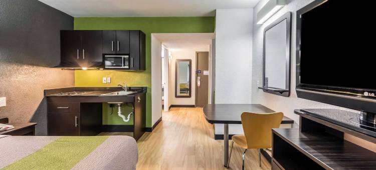 印第安纳波利斯 6 号开放式公寓酒店 - 印第安纳(Studio 6 Indianapolis, IN)图片