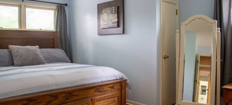 巨大庄园带室内热水浴缸和台球桌(Huge Manor w Indoor Hot Tub and Pool Table)图片