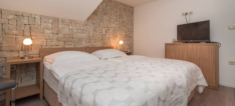 路西亚特罗吉尔别墅旅馆(Villa Lučica Trogir)图片