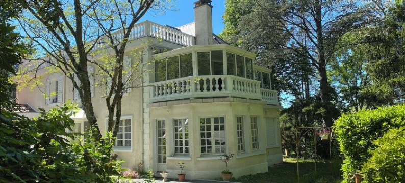 罗吉斯韦莱斯酒店(Logis Vélès)图片