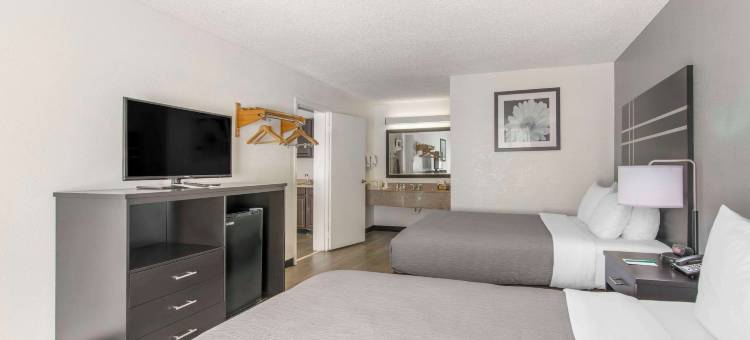 哈迪维尔凯艺套房酒店-萨凡纳北(Quality Inn & Suites Hardeeville - Savannah North)图片