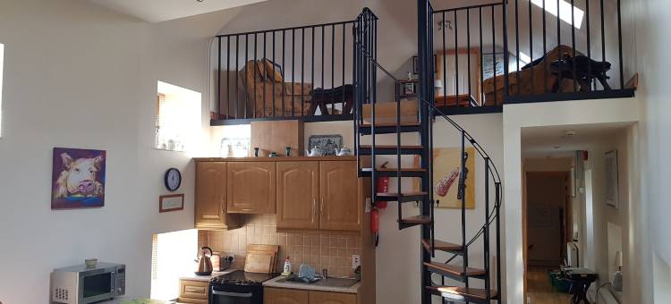 带夹层的七人公寓(Apartment Sleeps 7 with Mezzanine)图片