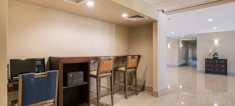 阿尔伯克基机场美吟酒店(Baymont by Wyndham Albuquerque Airport)图片