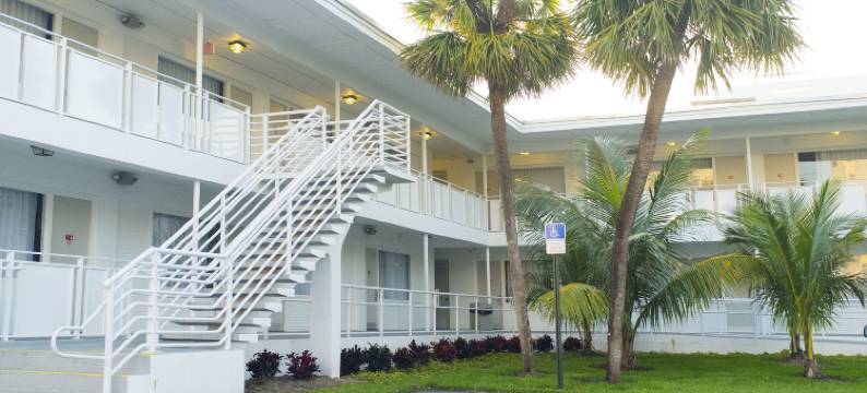 柯林斯酒店(Collins Hotel)图片