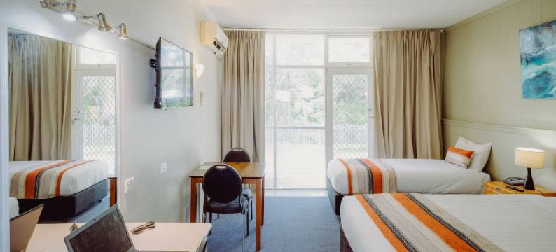 阿特斯安Spa汽车旅馆(Artesian Spa Motel)图片