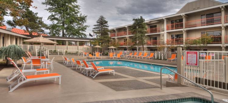 阿什兰山套房酒店(Ashland Hills Hotel & Suites)图片