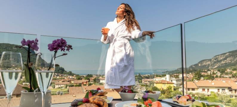 阿玛丽斯(Amaris)图片