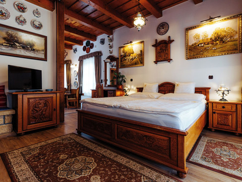 库拉克斯卡斯拉达佩泽欧酒店