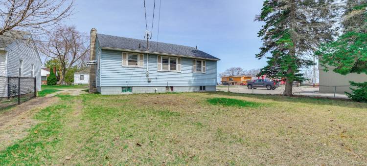 步行到海滩：阿尔皮纳的湖景之家！(Walk to Beach: Lake-view Home in Alpena!)图片