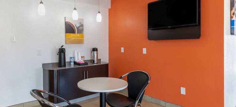 德克萨斯布赖恩 6 号汽车旅馆 - 大学区(Motel 6 Bryan, TX - University Area)图片