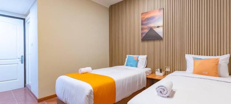 桑斯维布斯苏拉帕西孔福塔酒店(Sans Vibes Surapati Konforta Hotel)图片