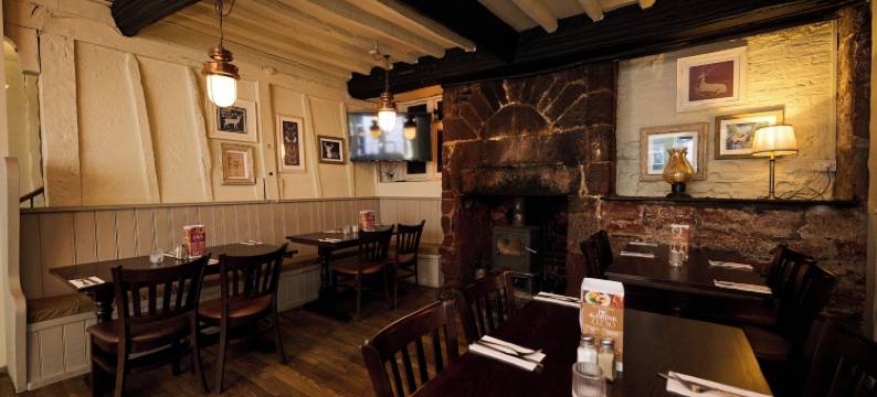 马斯顿白牡鹿酒店(White Hart, Exeter by Marston's Inns)图片