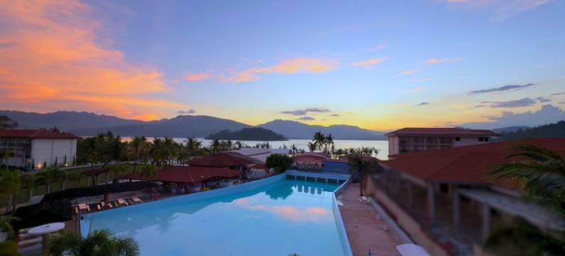 白岩海滩酒店和水上乐园(Whiterock Beach Hotel and Waterpark)图片