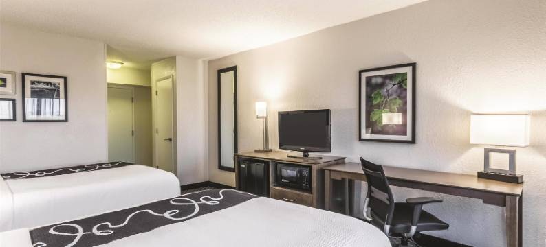 维吉尼亚海滩拉昆塔温德姆套房酒店(La Quinta Inn & Suites by Wyndham Virginia Beach)图片