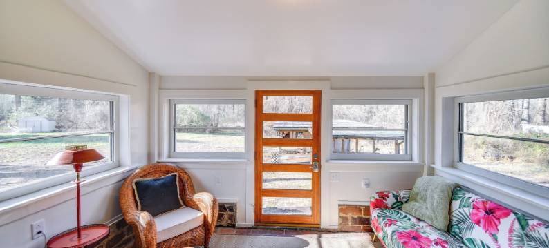 明亮的格洛斯特豪斯，带私人阳台！(Radiant Gloucester House w/ Private Porch!)图片