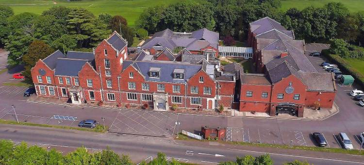 法恩罕猪背岭水疗酒店(Hogs Back Hotel & Spa Nr Farnham)图片