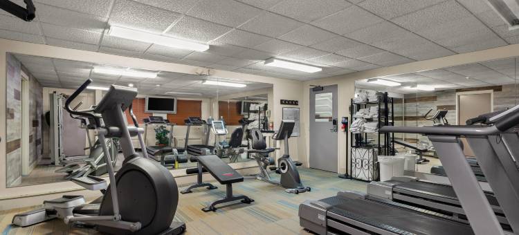 郊区开间 阿尔图纳(Suburban Studios)图片