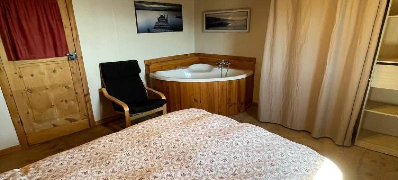 Villa in Ayguatébia-Talau with Garden & BBQ图片