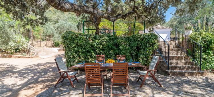 Farmhouse in Andalusia near Tiñosa Peak图片