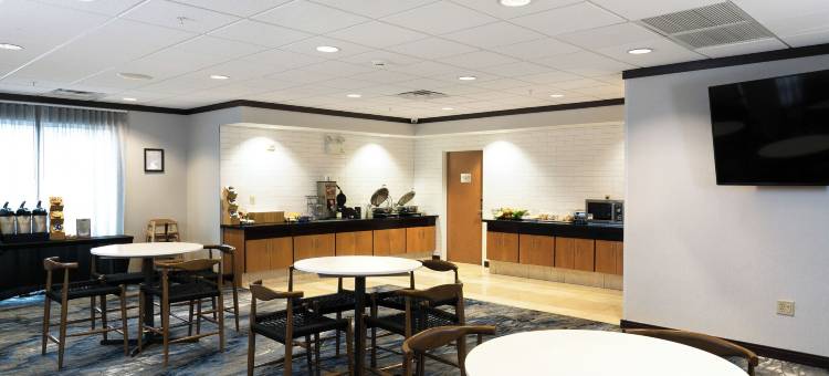 Fairfield Inn & Suites Milwaukee Airport图片