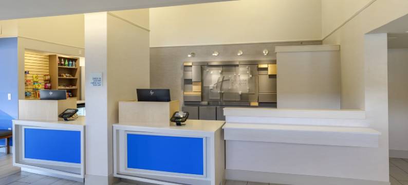 Holiday Inn Express 珊瑚角迈尔斯堡地区(Holiday Inn Express CAPE CORAL-FORT MYERS AREA by IHG)图片