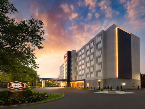 纽华克机场伊莉莎白欢朋套房酒店